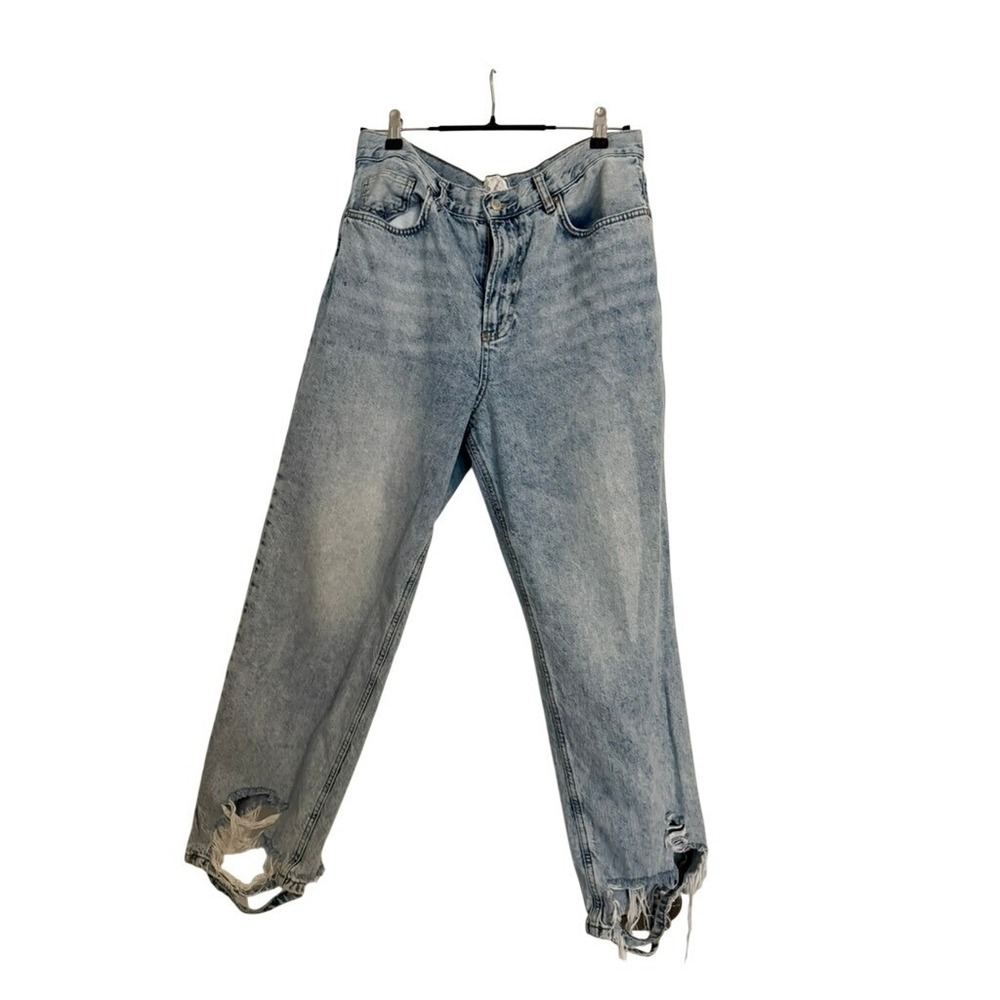 Free People Light Wash Distressed Straight Leg Jeans Size 32 High Rise Cotton